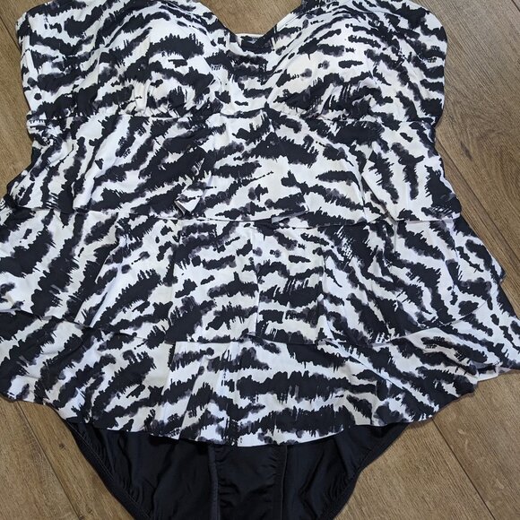 NWT Swim Solutions Women Tummy Control Triple Tier Bust Support 22W - Picture 4 of 11